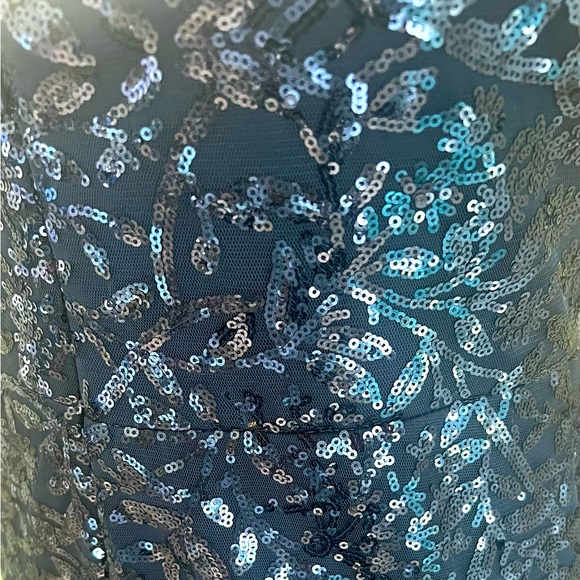 Elegant Blue Sequin Gown - Picture 3 of 3
